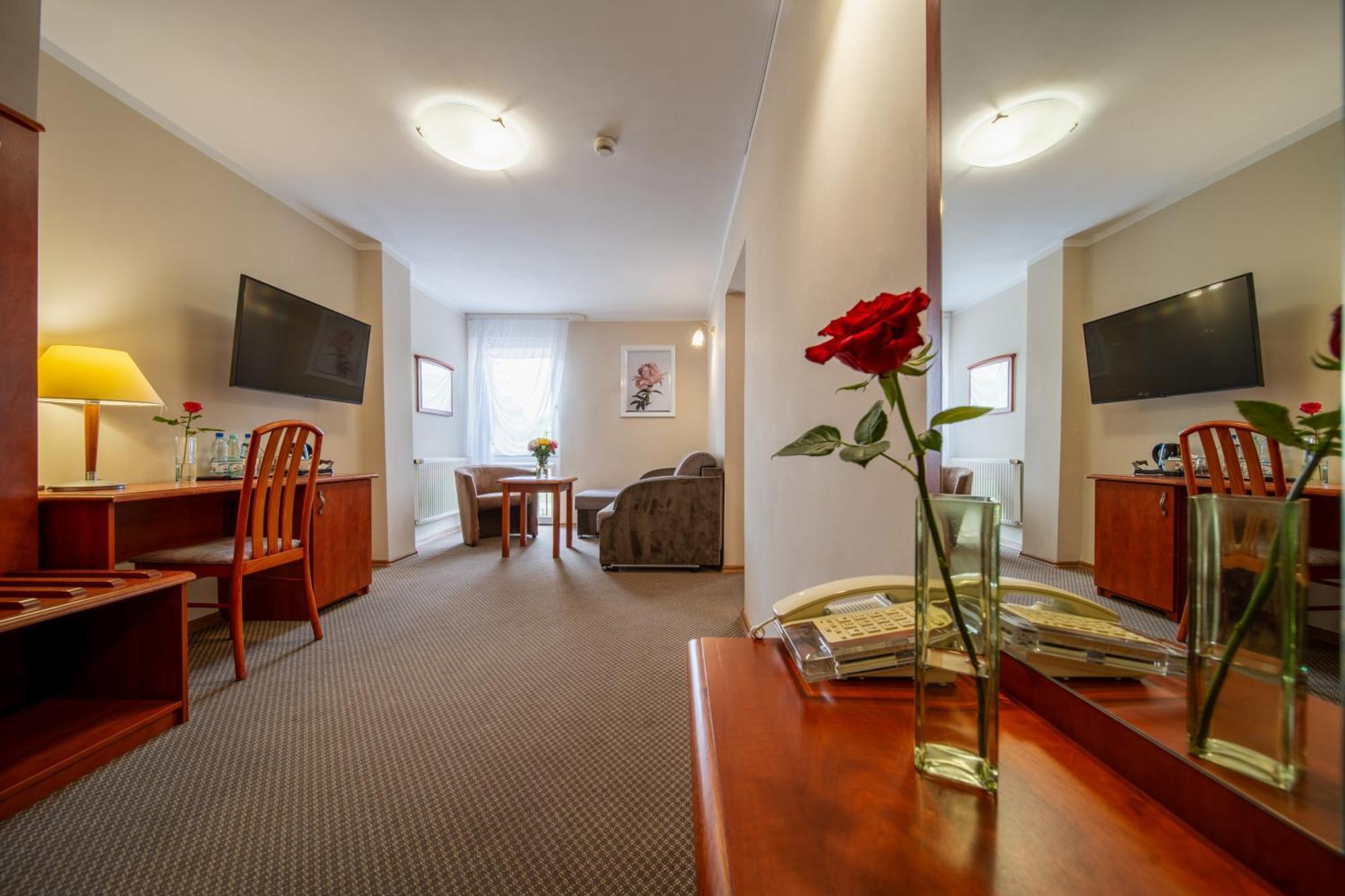 Hotel Gromada Łomża Eksteriør billede